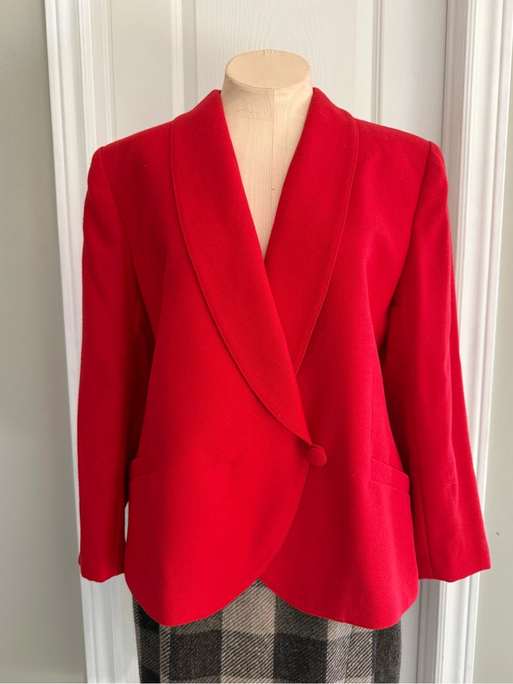 VTG Classic Pure Virgin Wool Red Shawl Collar Blazer